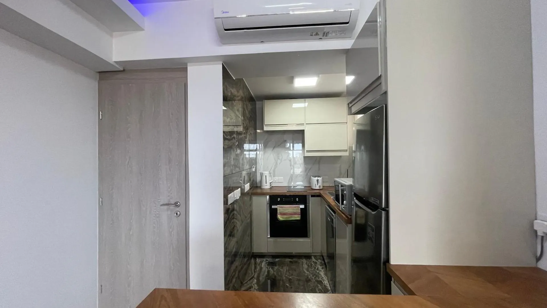Nautica Luxe Apartments Larnaca
