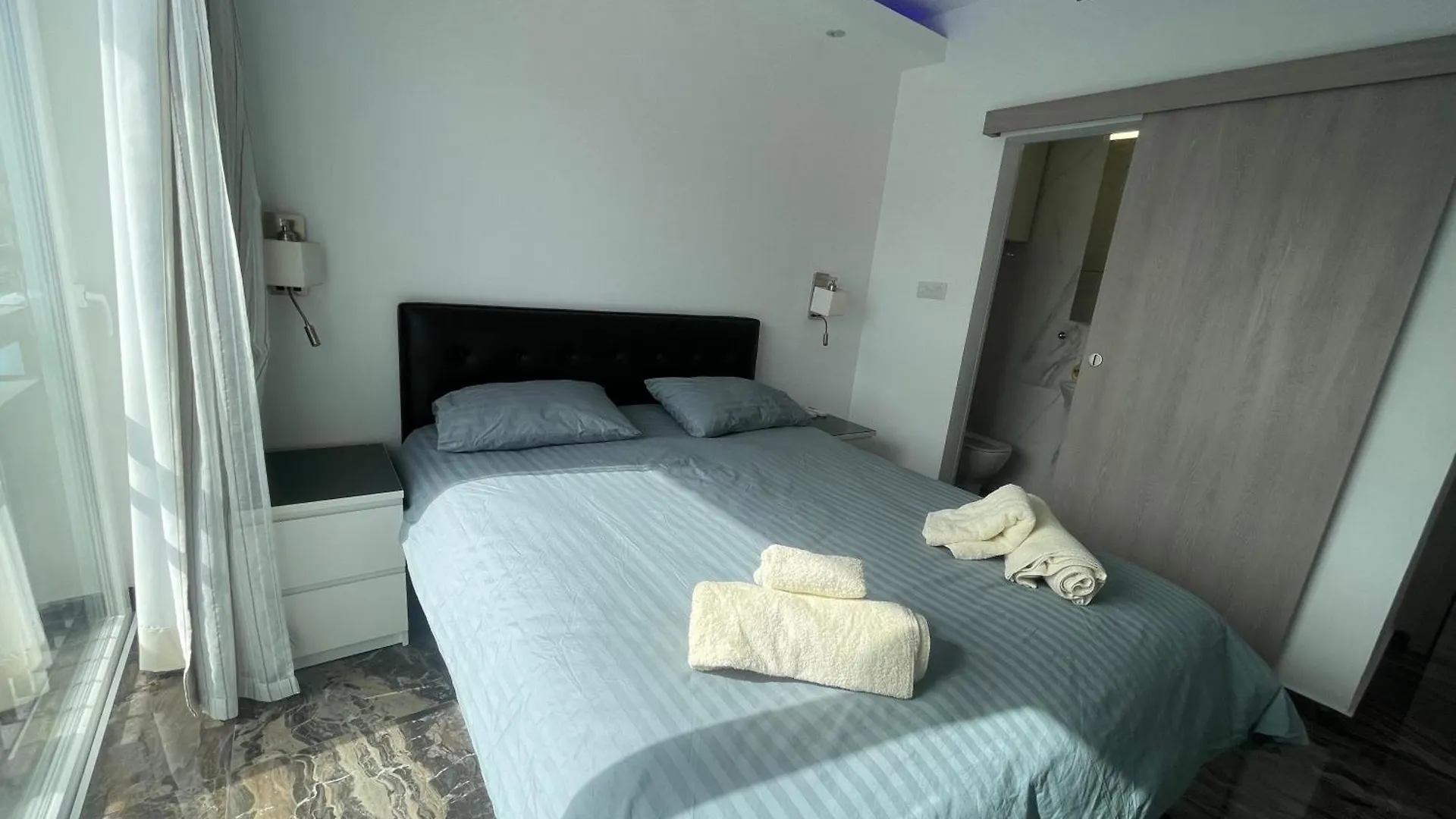 Nautica Luxe Apartments ラルナカ 0*,  キプロス